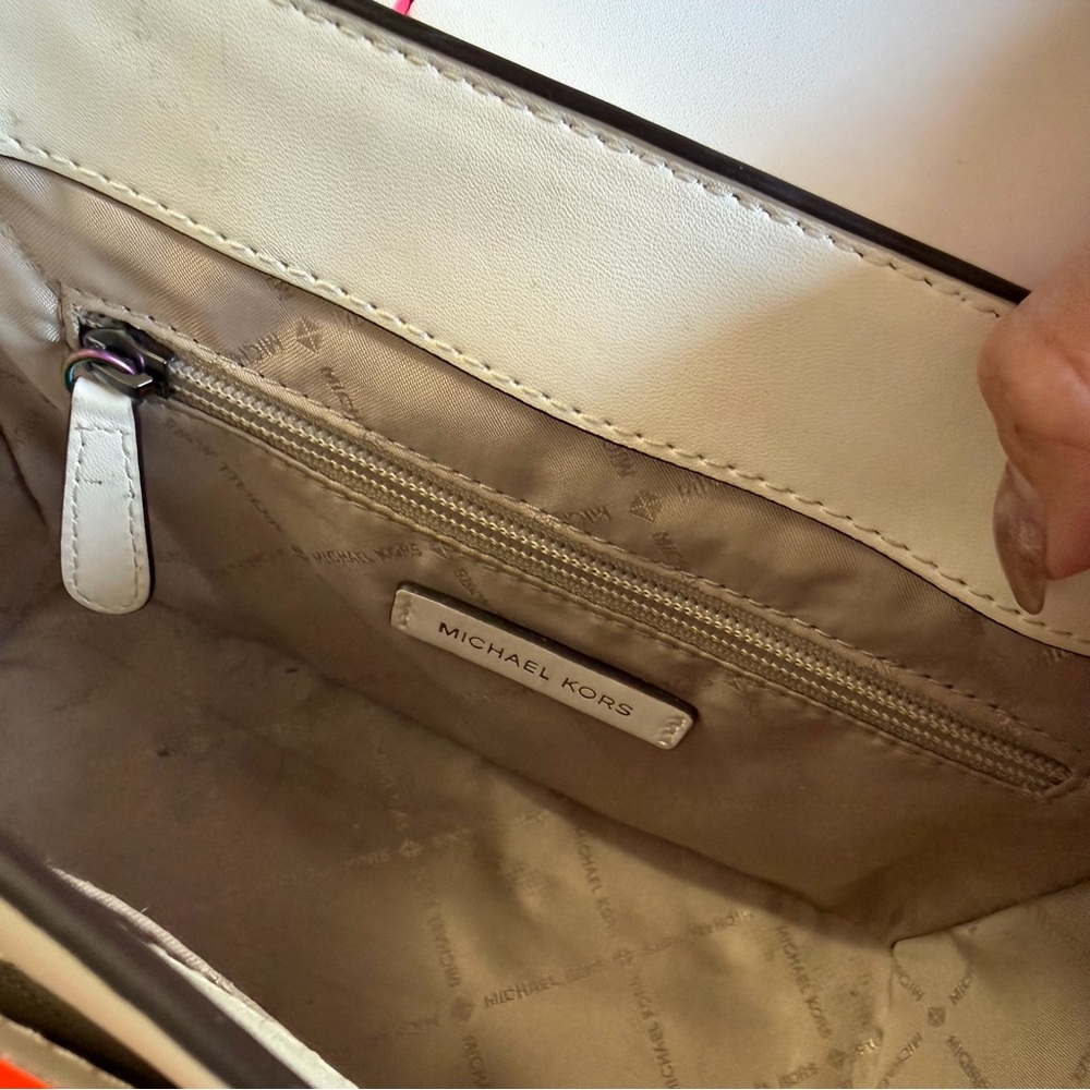 Michael Kors - Manhattan White & Neon Purse‎ - Picture 16 of 16